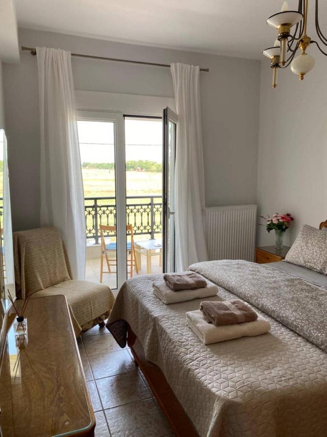 Polys Apartment And Paraskevi Studio With View Ptolemaida Eksteriør billede