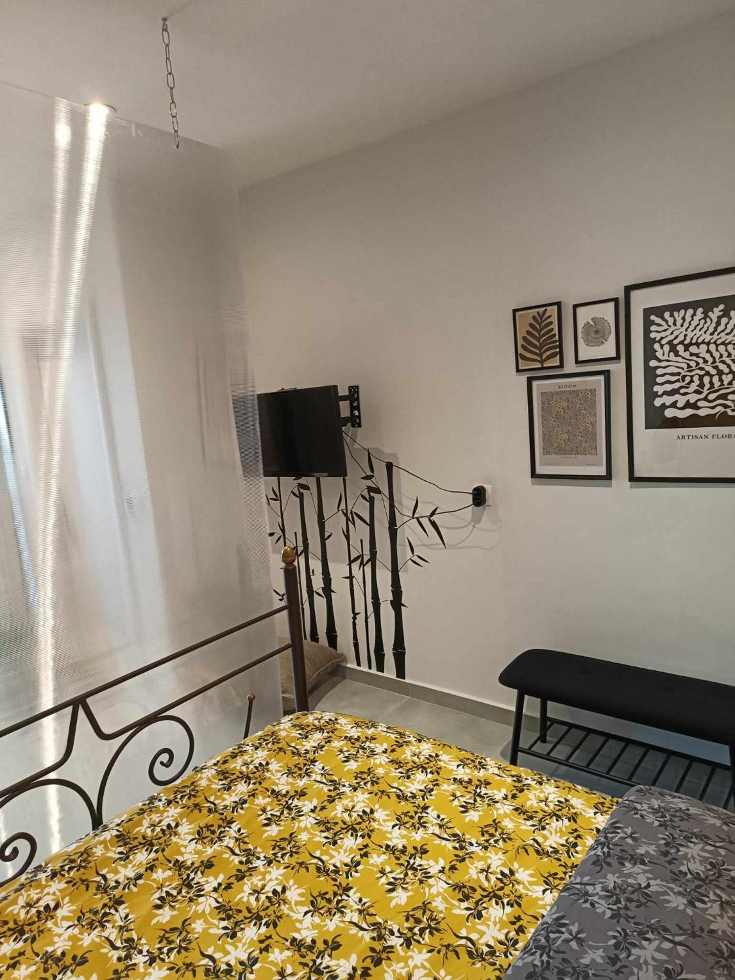 Polys Apartment And Paraskevi Studio With View Ptolemaida Eksteriør billede